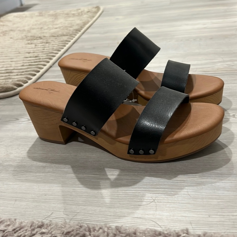 vintage style clogs